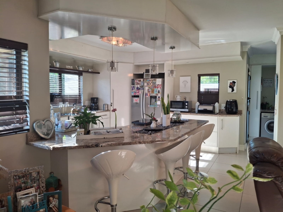 4 Bedroom Property for Sale in WestLake Country Safari Estate North West